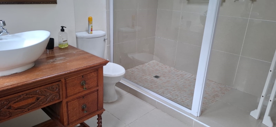 5 Bedroom Property for Sale in Beacon Bay Eastern Cape